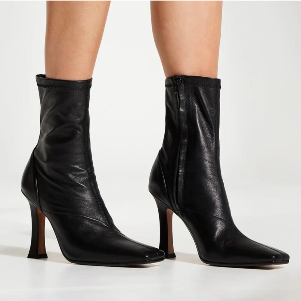 Black heeled boots, Tony Bianco